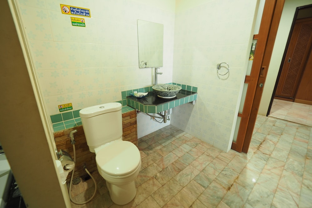 Amorn Sukhothai Hotel 29/32