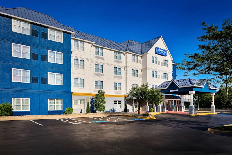 City Express by Marriott Louisville Southeast 1/25