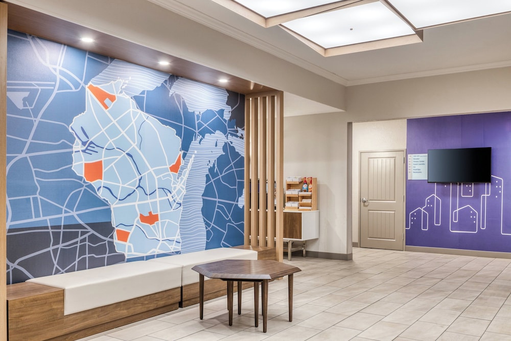 Holiday Inn Express Hotel And Suites Green Bay East 44/64
