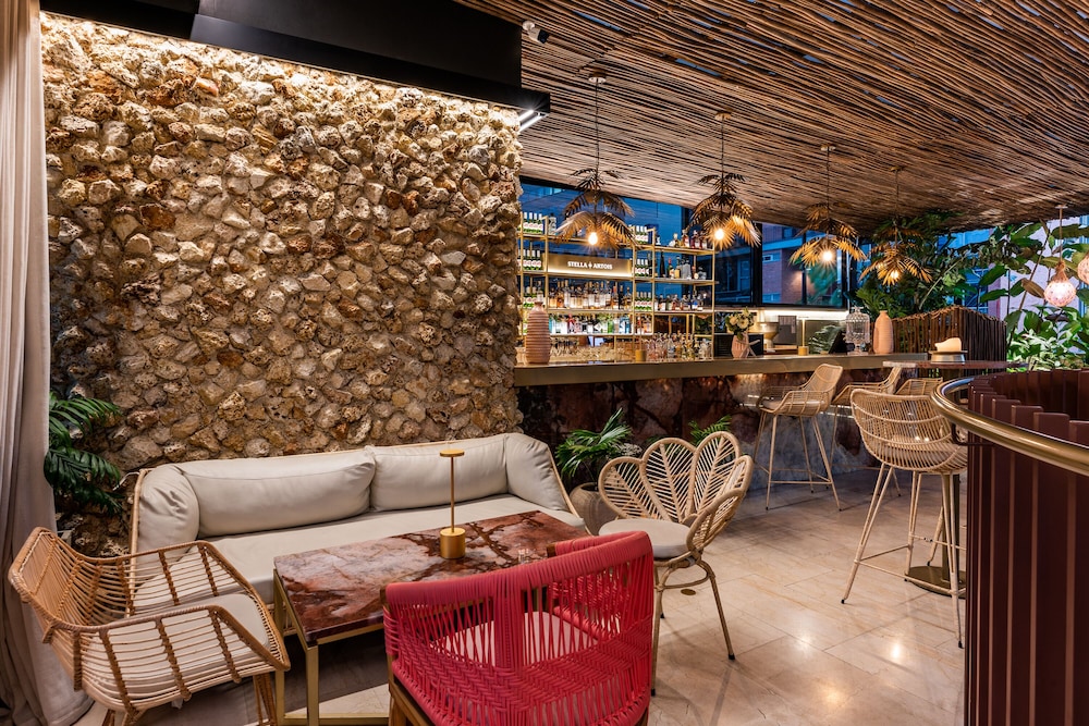 Elcielo Hotel and Restaurant 34/56