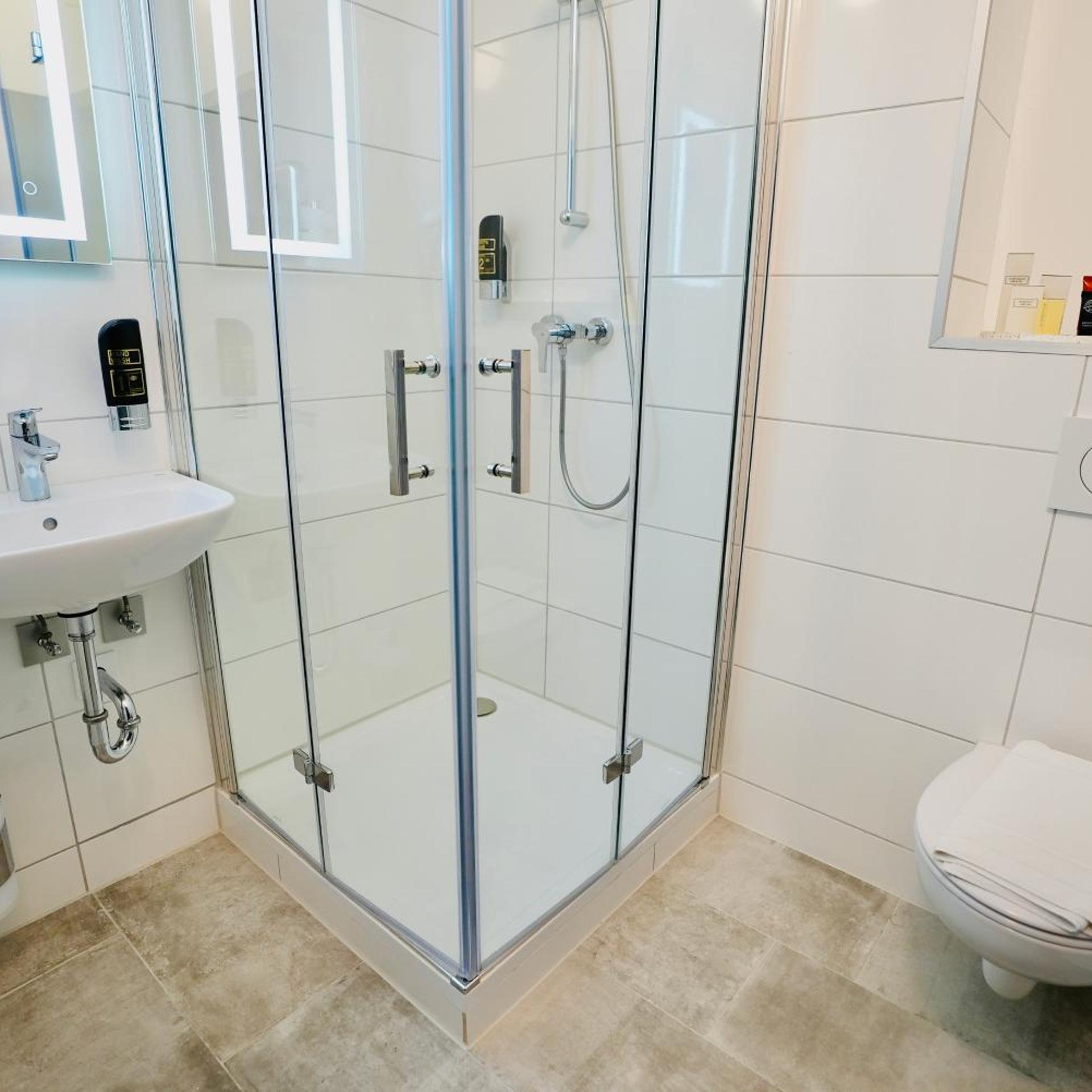 غرفة بسرير مزدوج أو سريرين منفصلين، Comfort Hotel Wiesbaden Ost 9/10