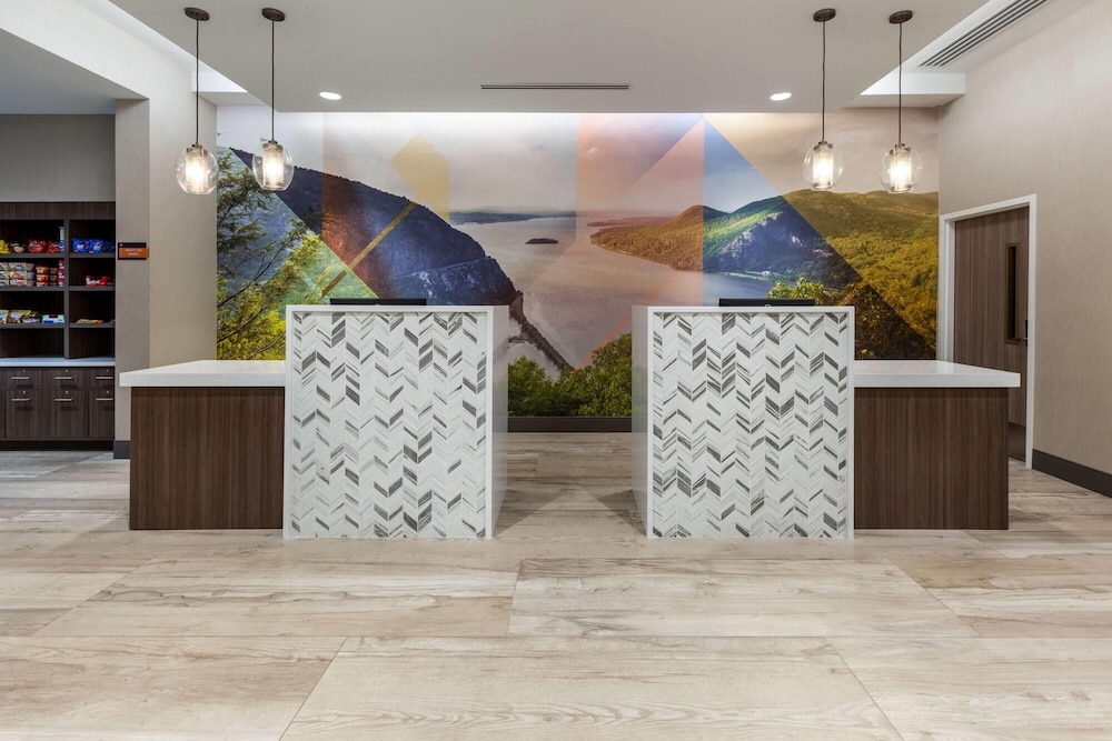 La Quinta Inn & Suites by Wyndham Middletown-Goshen 5/36