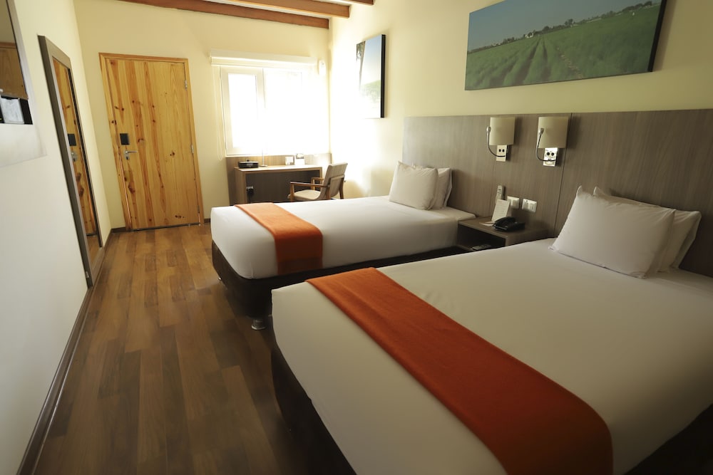 CASA ANDINA STANDARD CHINCHA 27/69