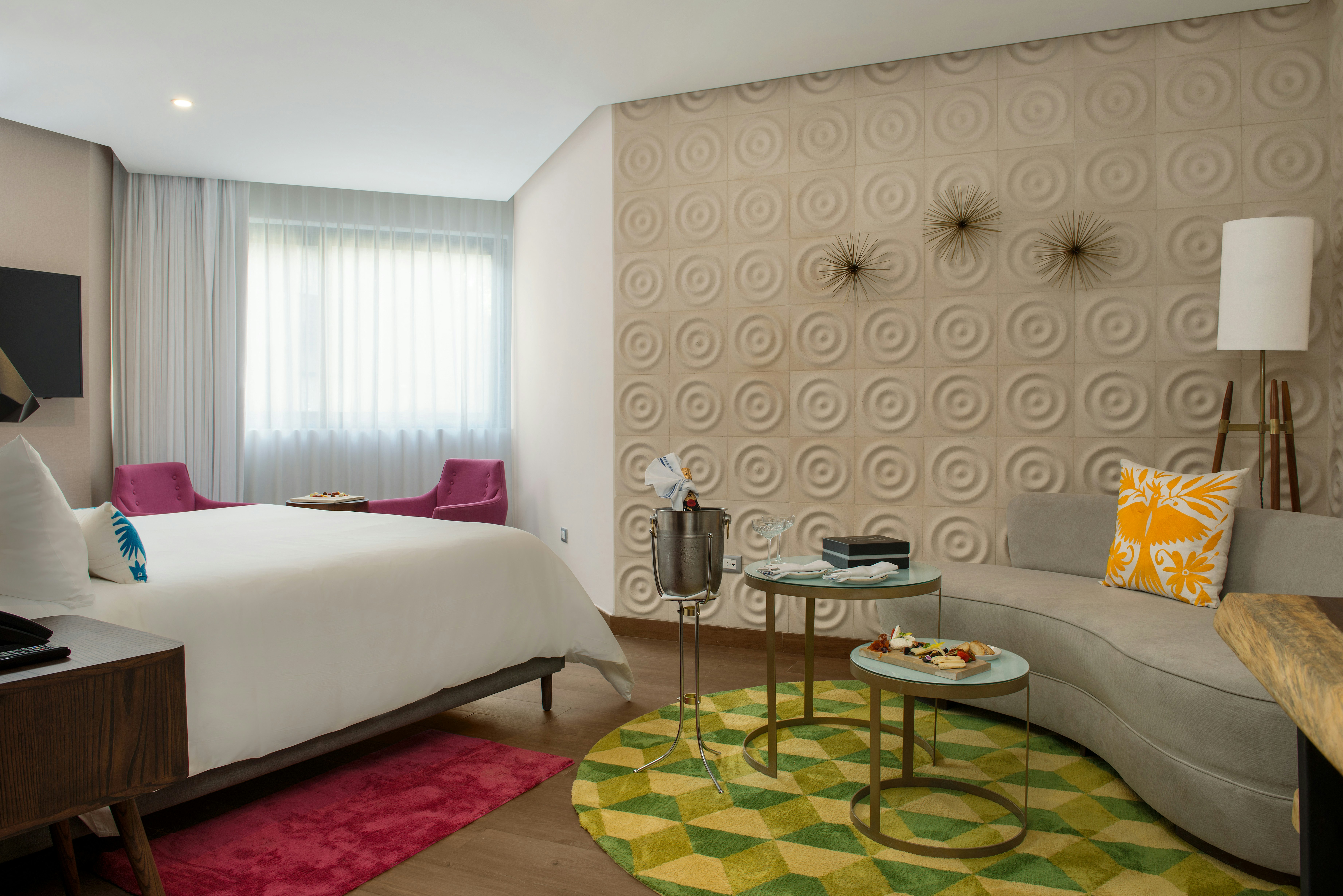 Courtyard, Deluxe, King Bed