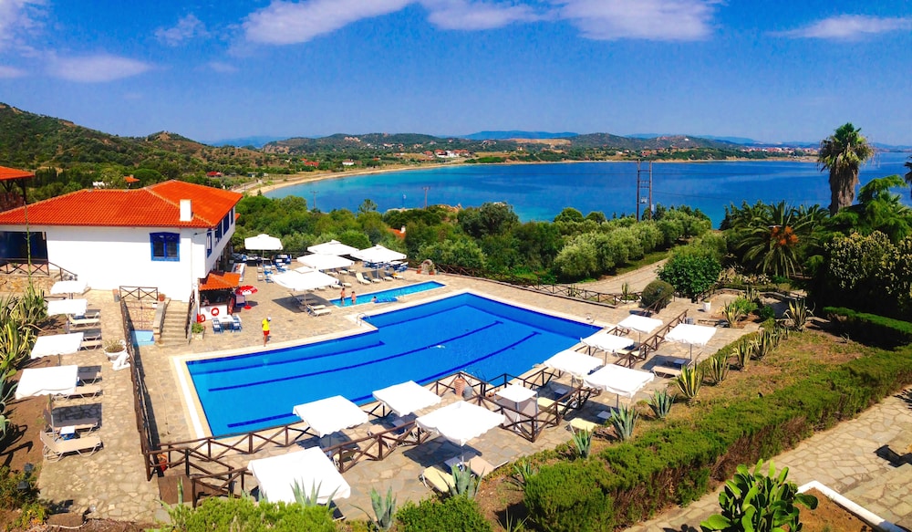Agionissi Resort 48/50
