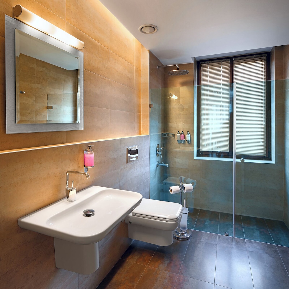 Galateia Residence 46/50