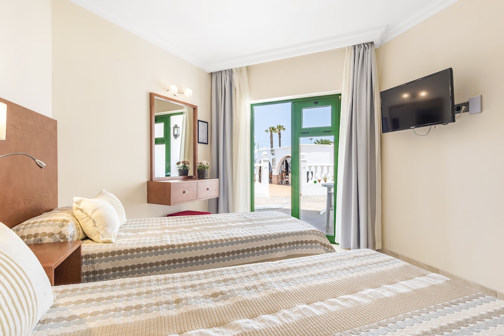 1 BEDROOM, SUPERIOR, APARTMENT, POOL VIEW