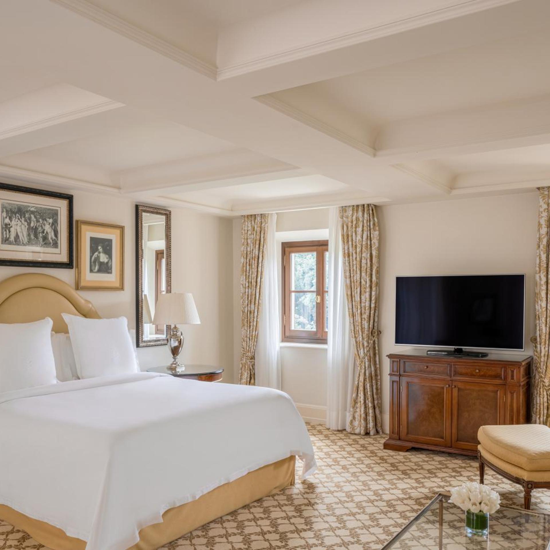 Suite, Parlor
