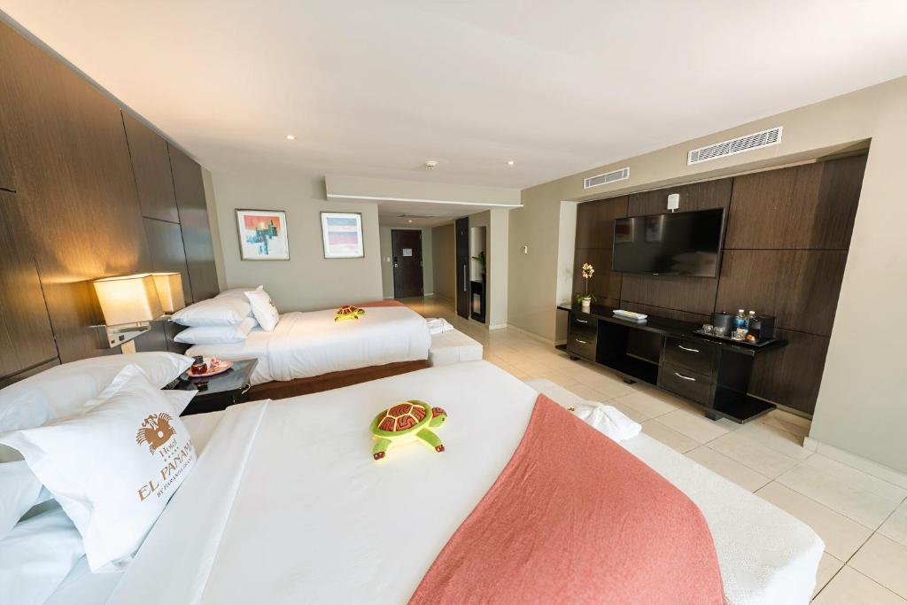 Superior, 2 Double Beds, Pool View