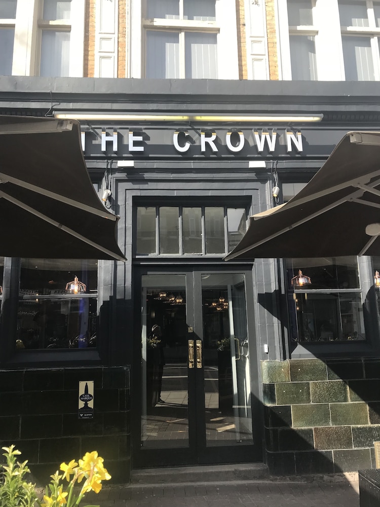 Publove the Crown Battersea 1/50