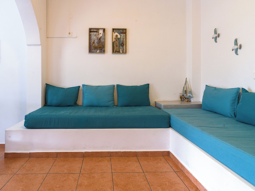 Anna Traditional Apartments 50/68