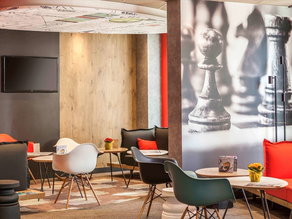 Ibis Poitiers Centre 43/48