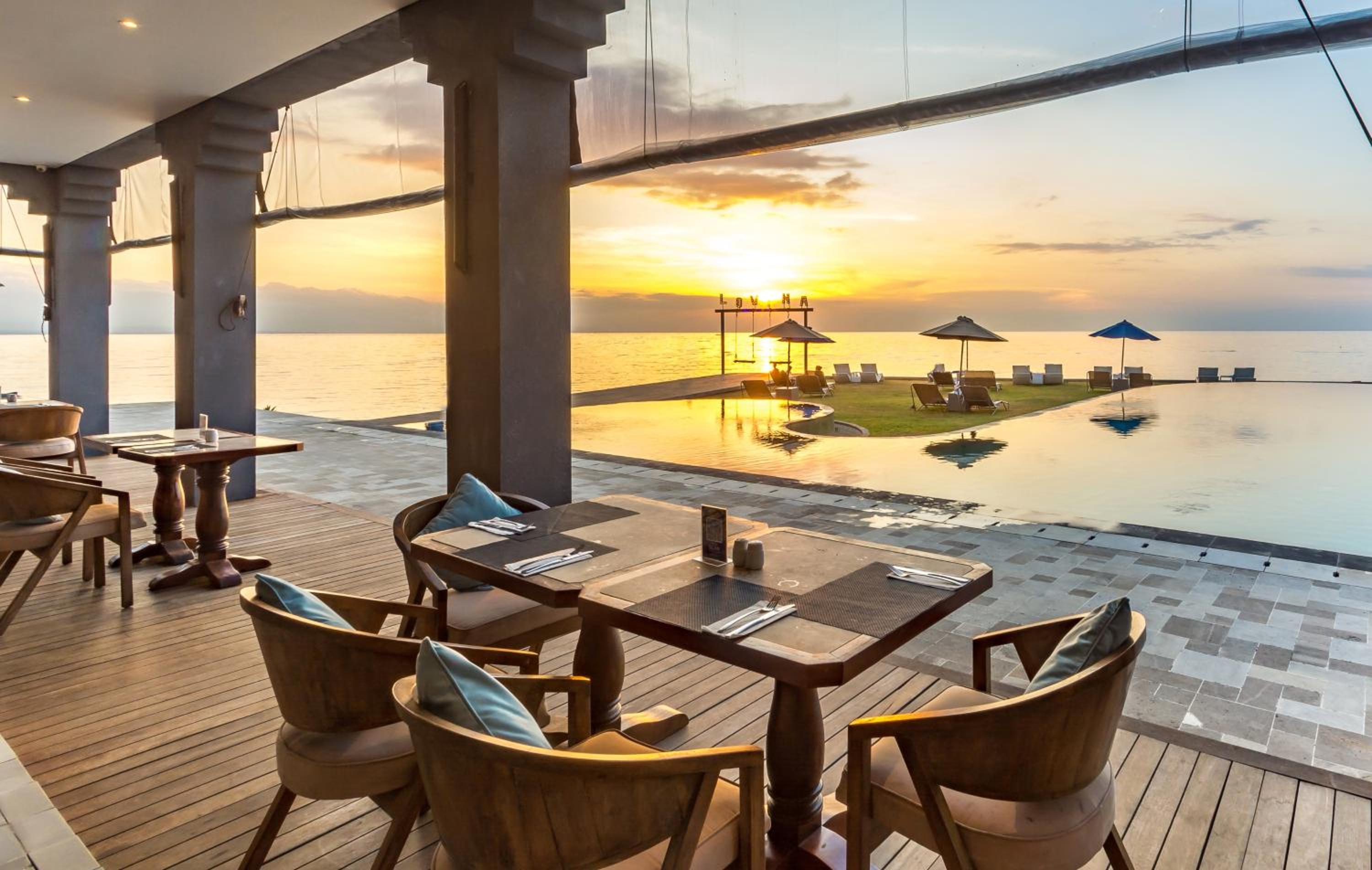Lovina Beach Club And Resort 51/64