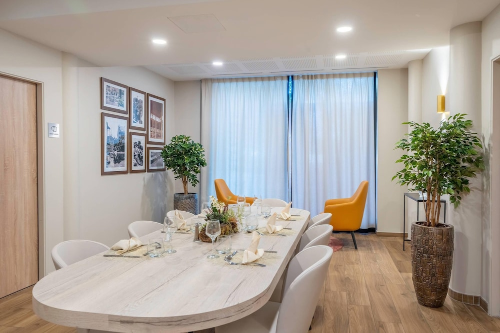 Quality Aparthotel Choisy Orly Airport 27/35