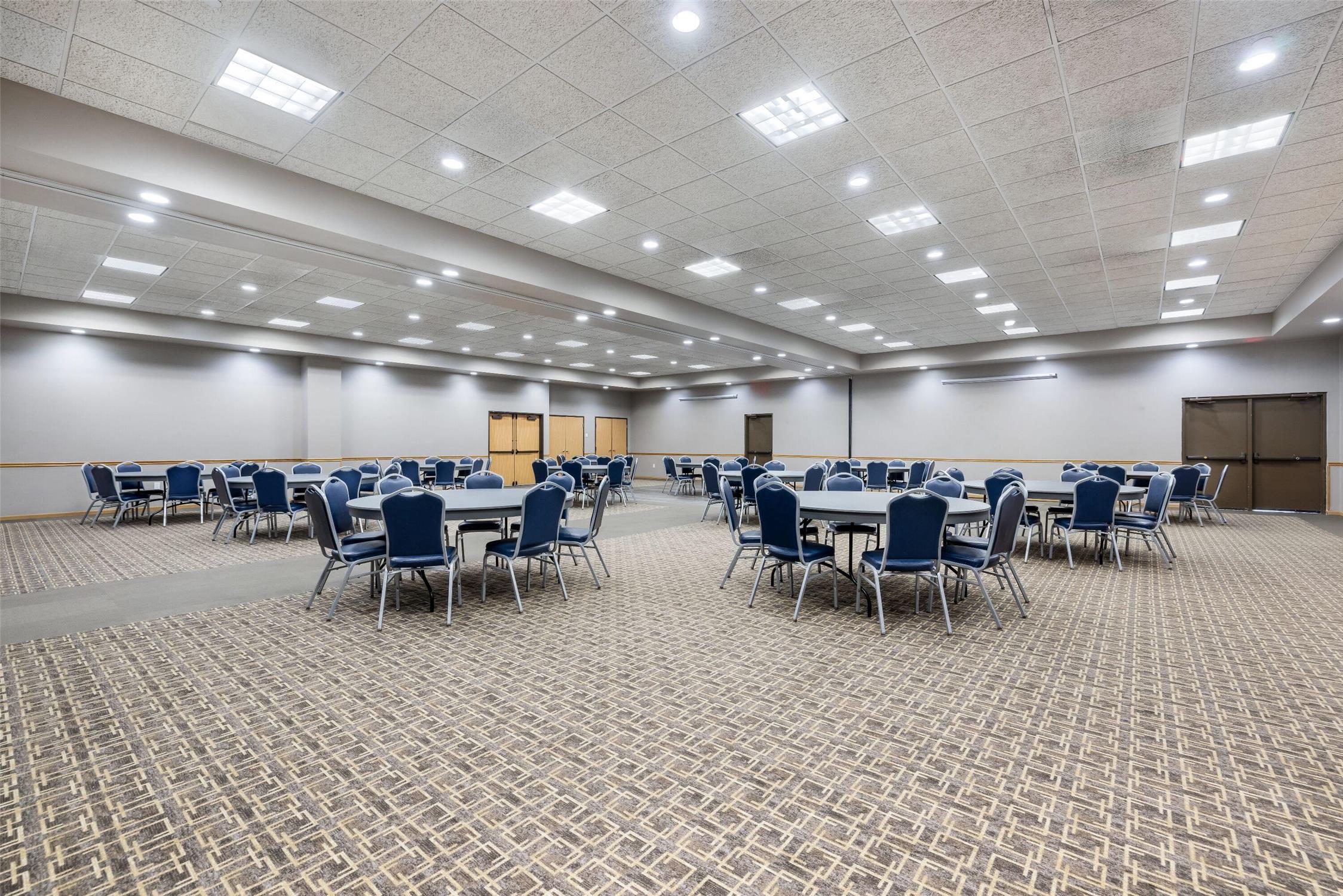 AmericInn by Wyndham Aberdeen Event Center 53/61