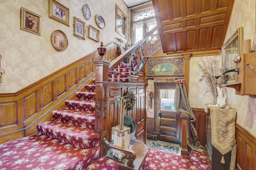 Schuster Mansion Bed & Breakfast 36/51
