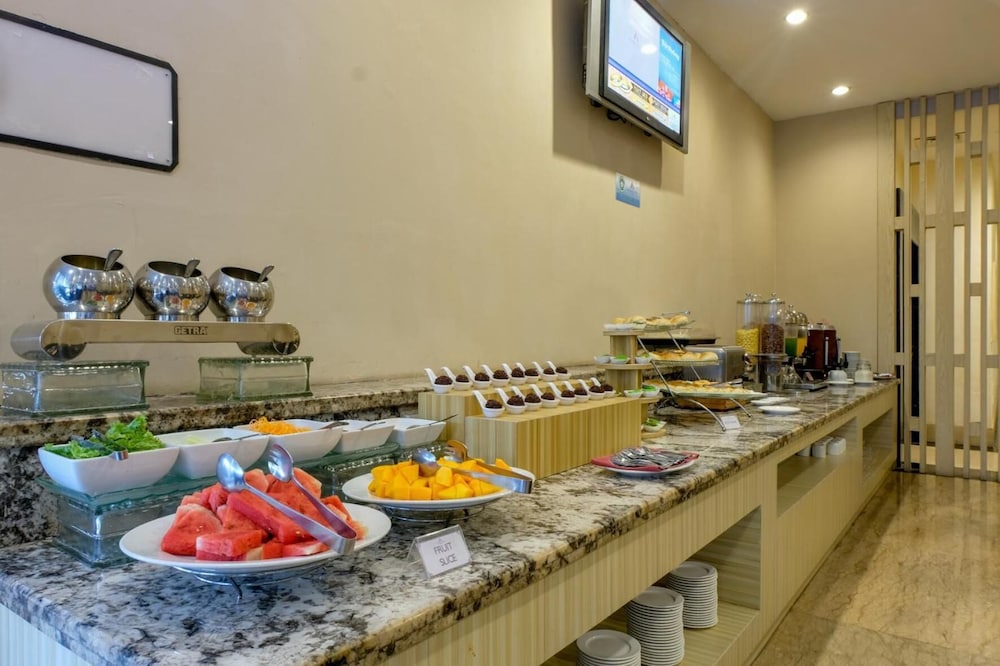 Almadera Hotel D H Quality Plaza Hotel Makassar 43/52