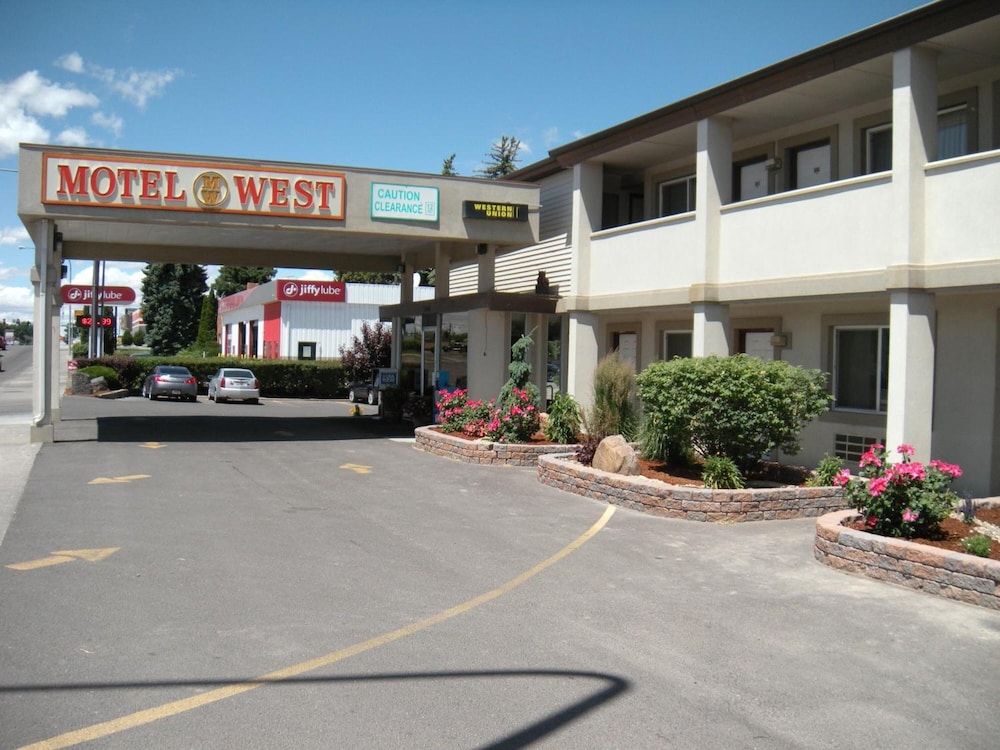 Motel West 50/58