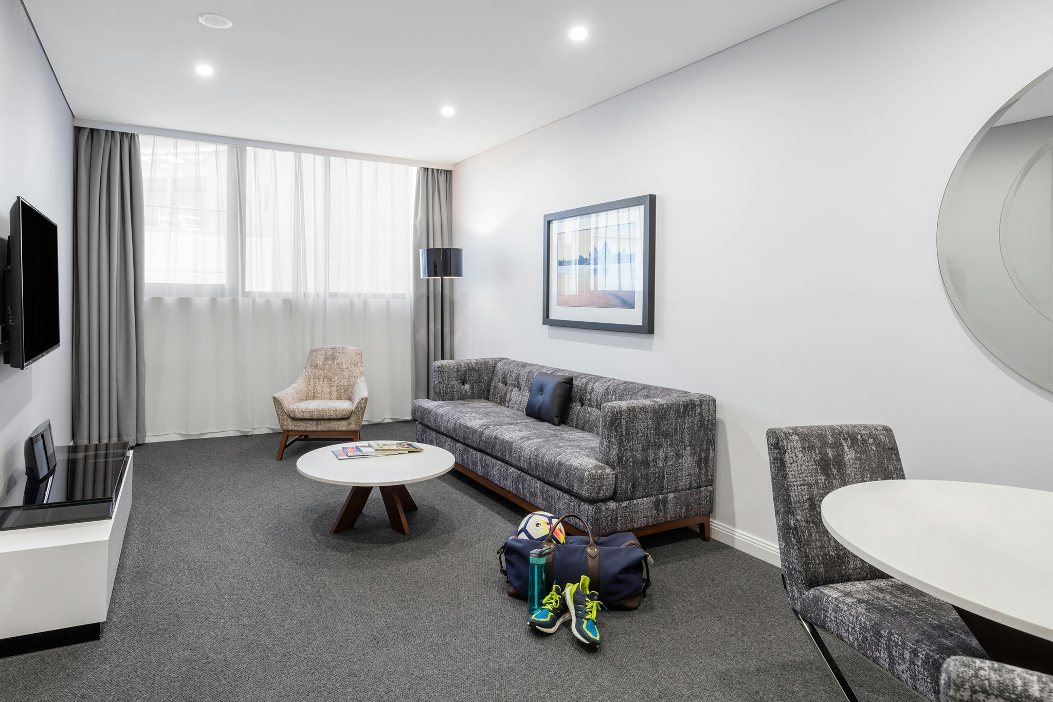 Meriton North Sydney 12/18