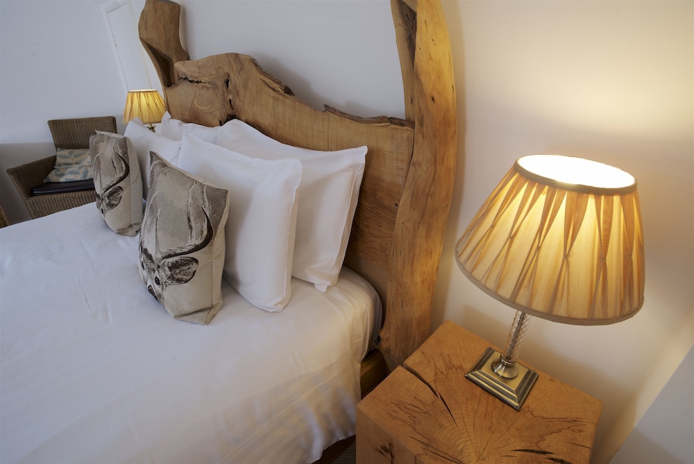 Cottage Lodge Hotel 15/50