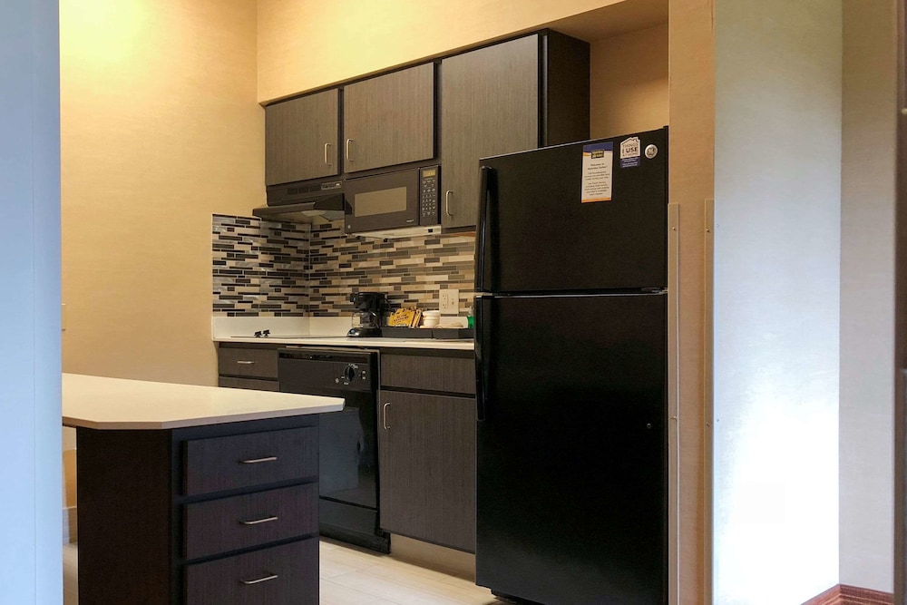 MainStay Suites of Lancaster County 17/42