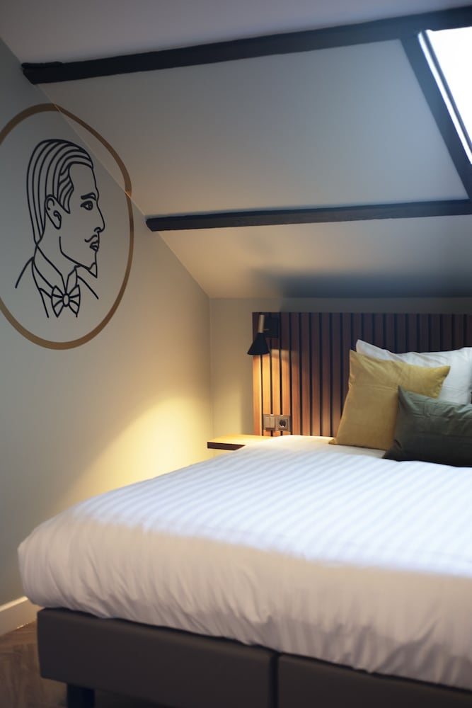 SUPERIOR, DOUBLE BED