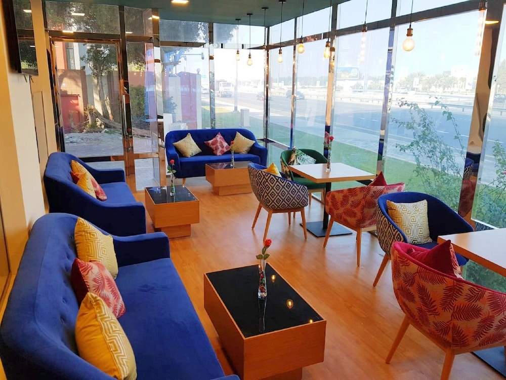 Phoenicia Tower Hotel 58/67