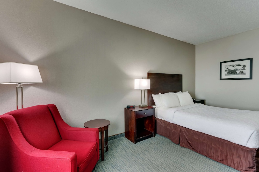 Best Western Plus University Inn and Suites 8/34