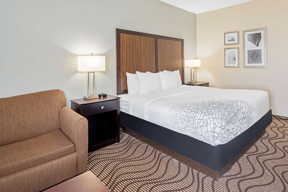 La Quinta Inn & Suites by Wyndham Gonzales LA 13/48