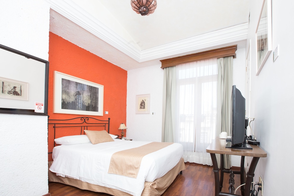 Portico Cultural Hotel 7/63