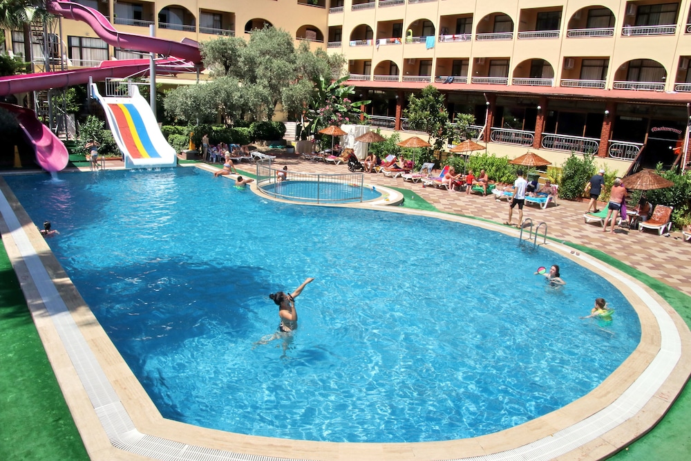 Golmar Beach Hotel 67/73