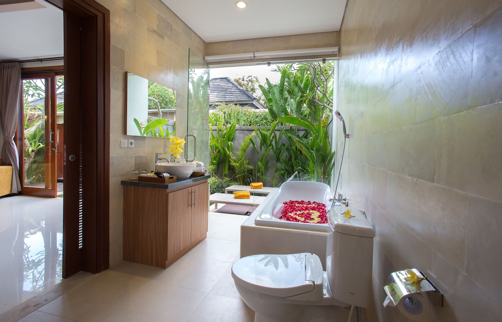 Aishwarya Exclusive Villas 50/50