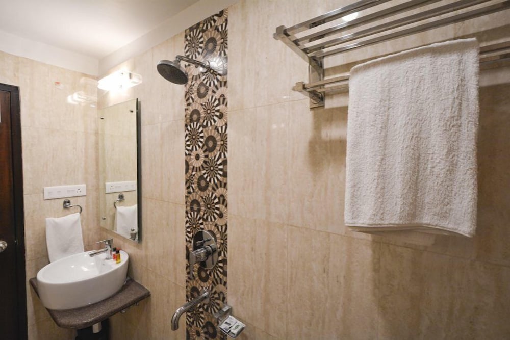 Hotel Central Residency 18/39