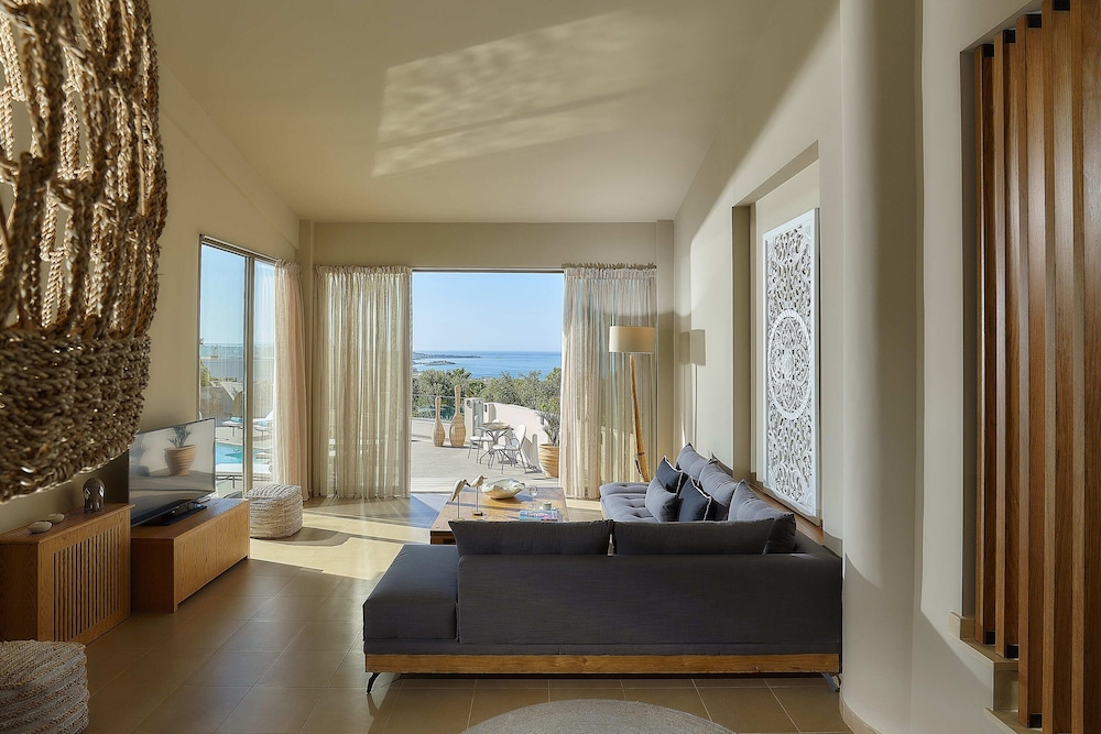 Grace Villas Collection Adult Only 18 + 129/149