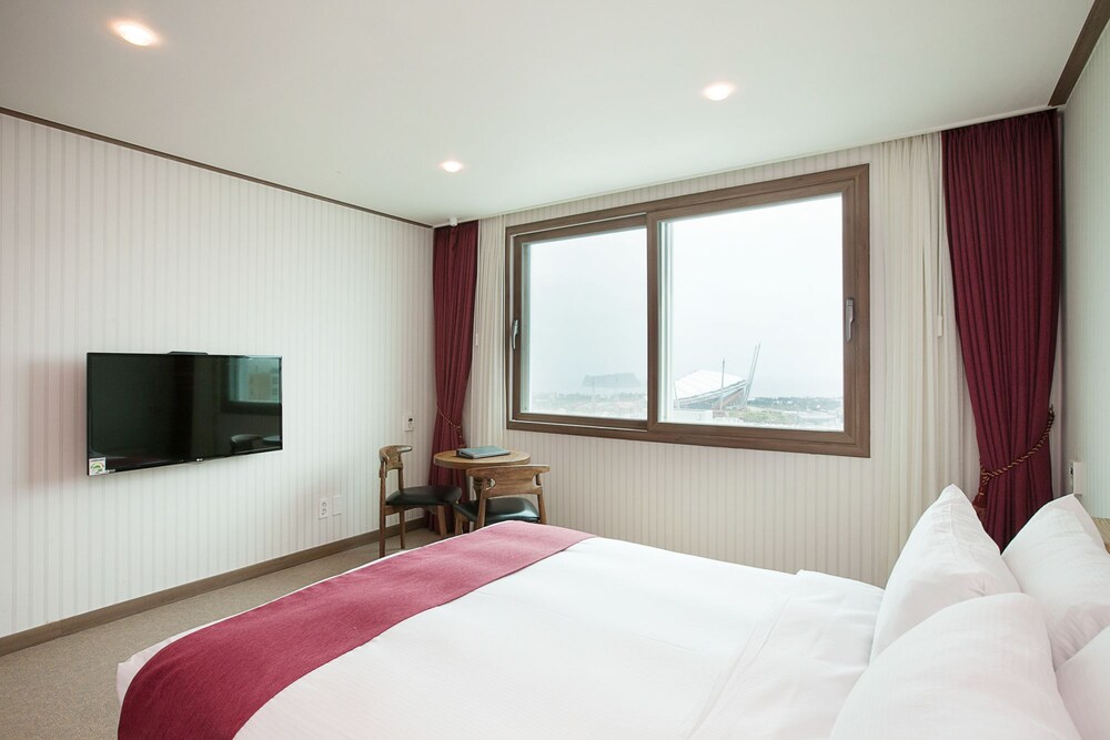 Hotel California Jeju 12/35