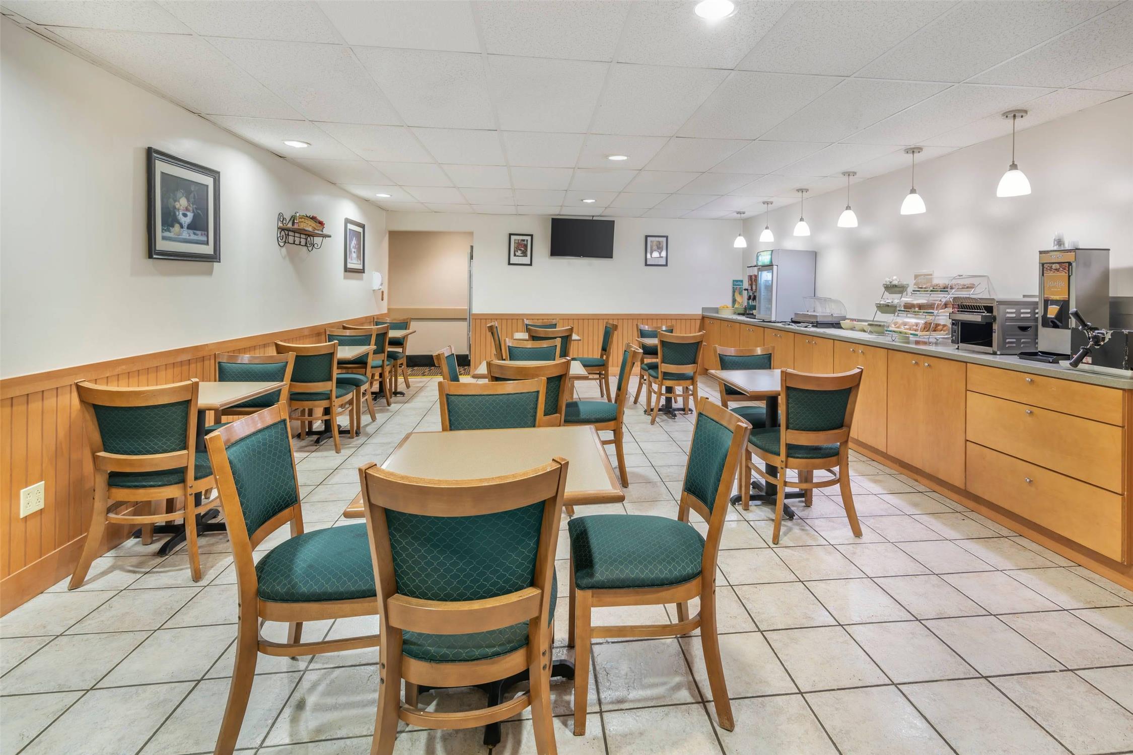 Quality Inn At Bangor Mall 30/36