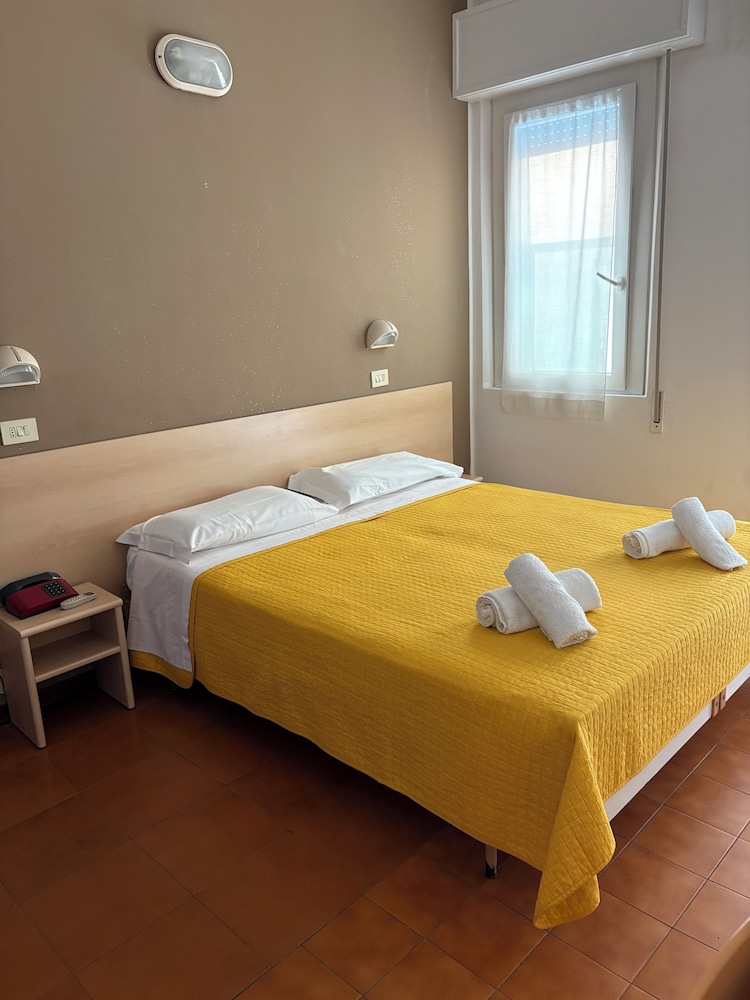 Adria Mare 5/50