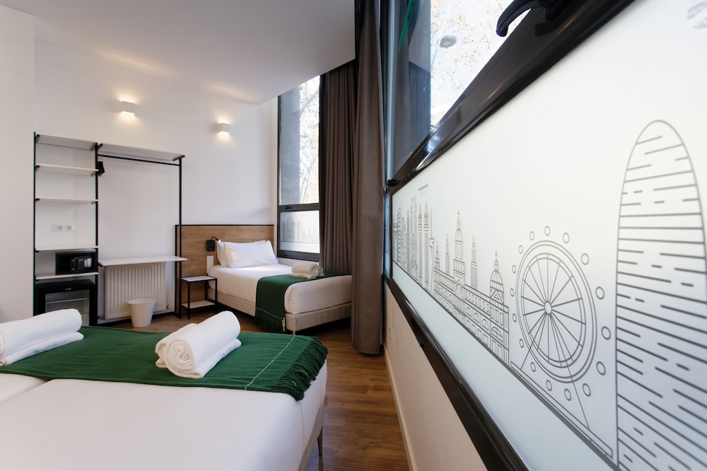 Barna House Hotel 25/50