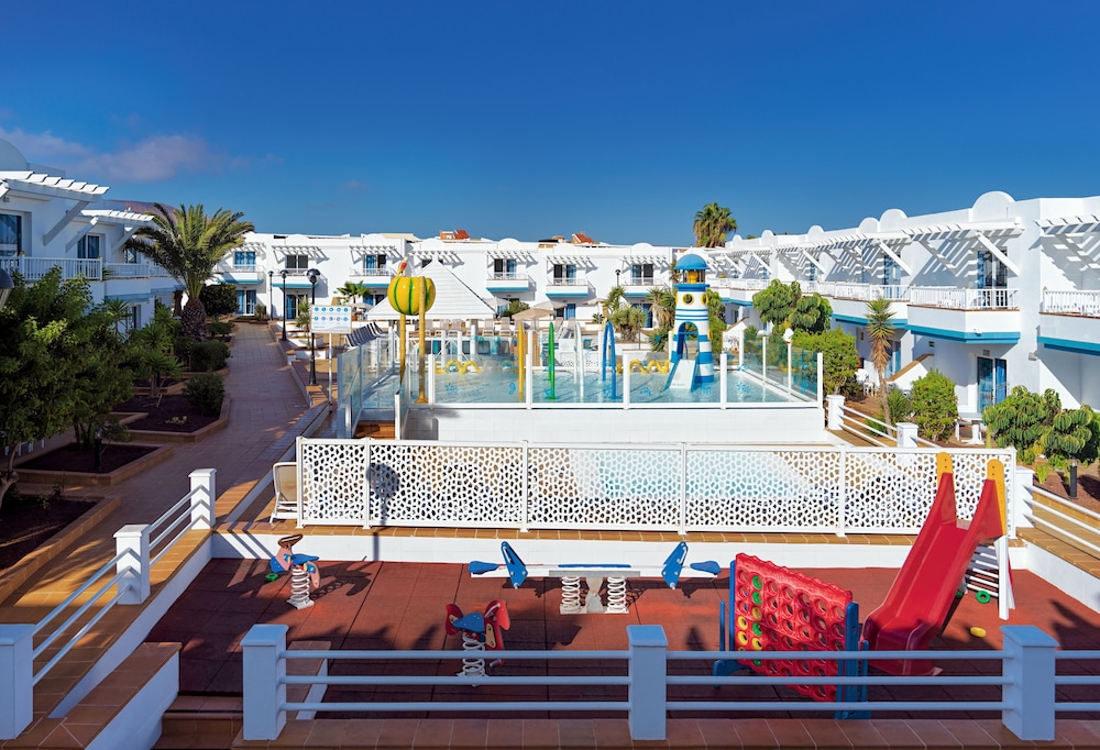 ARENA BEACH HOTEL 7/65