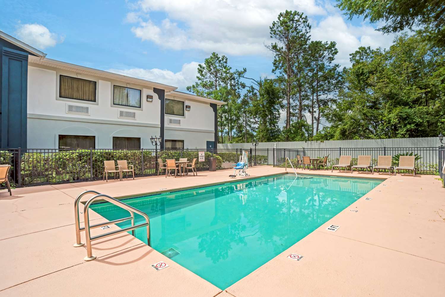 Best Western Wakulla Inn & Suites 48/48