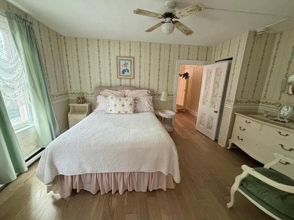 Walden Inn and Suites 3/36