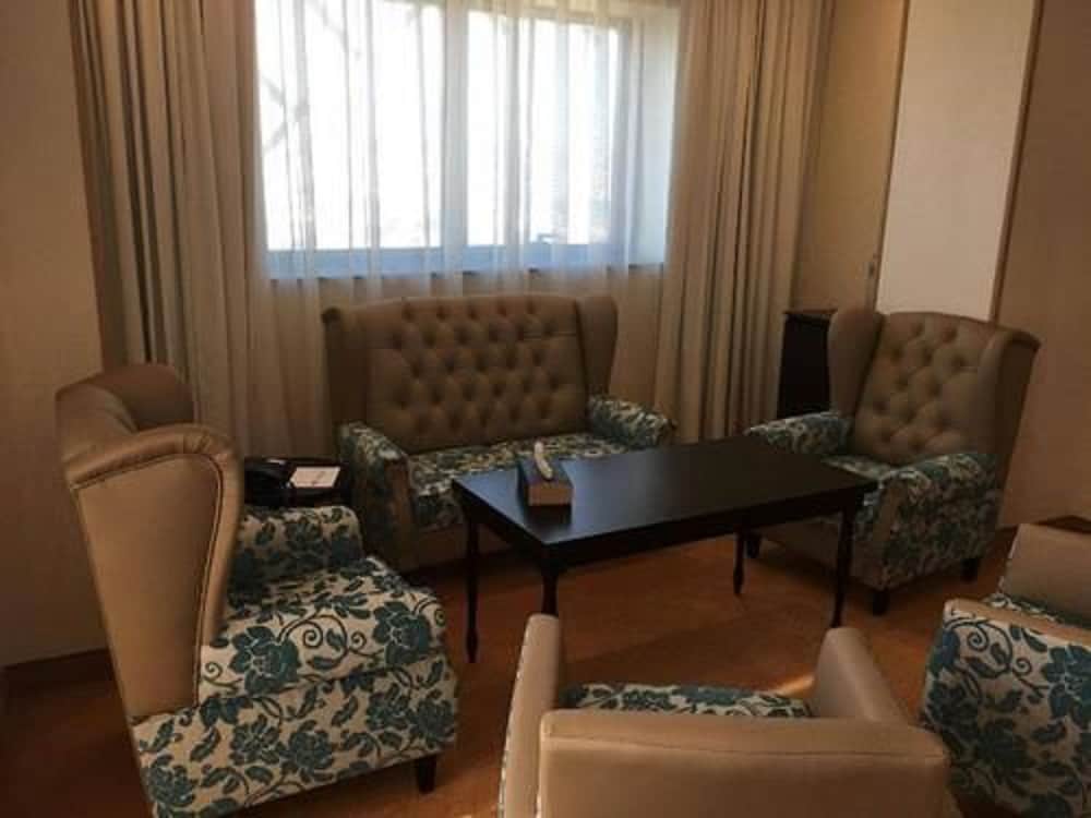 New Day Hotel 34/55