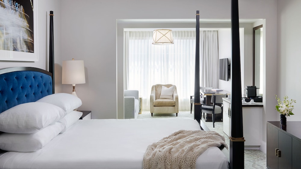 GRAND, SUITE, KING BED