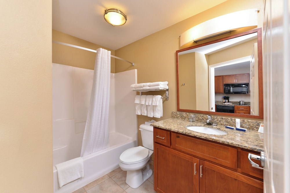CANDLEWOOD SUITES WILLISTON 77/77
