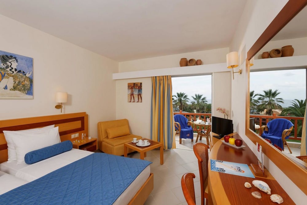 Anissa Beach and Village Hotel 52/80
