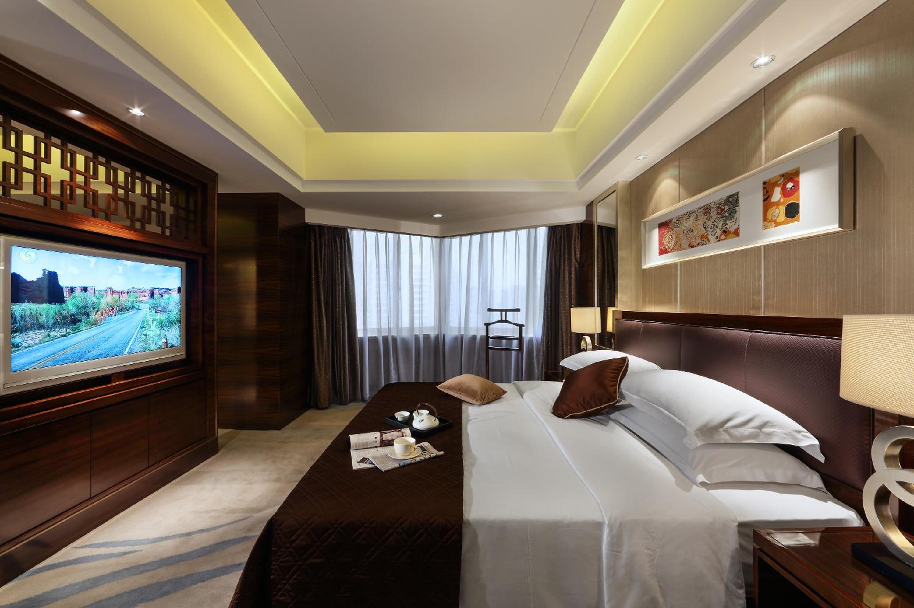Executive, Suite