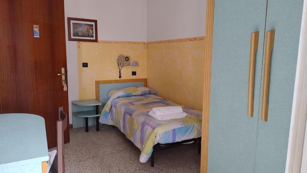 Hotel Rosy 16/27