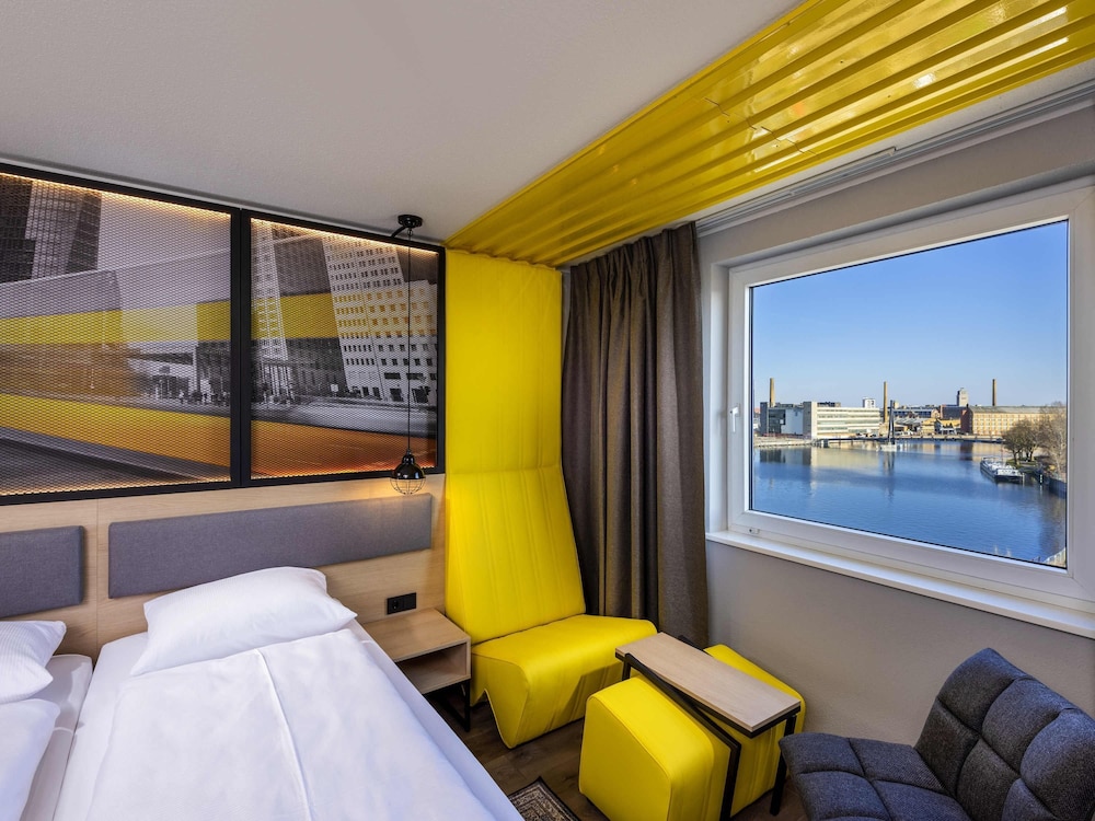 SUPERIOR, TWIN BEDS