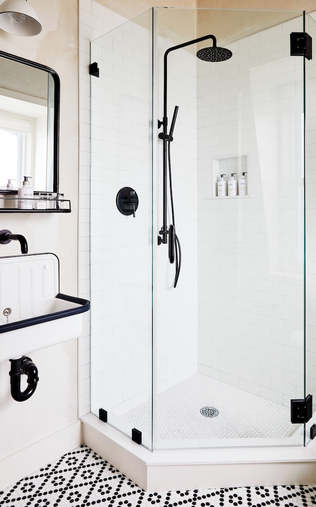 Block Island Beach House 50/50