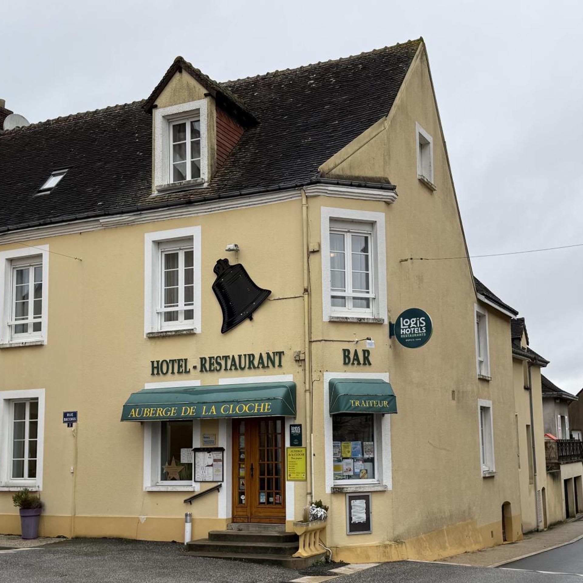 AUBERGE DE LA CLOCHE 1/22